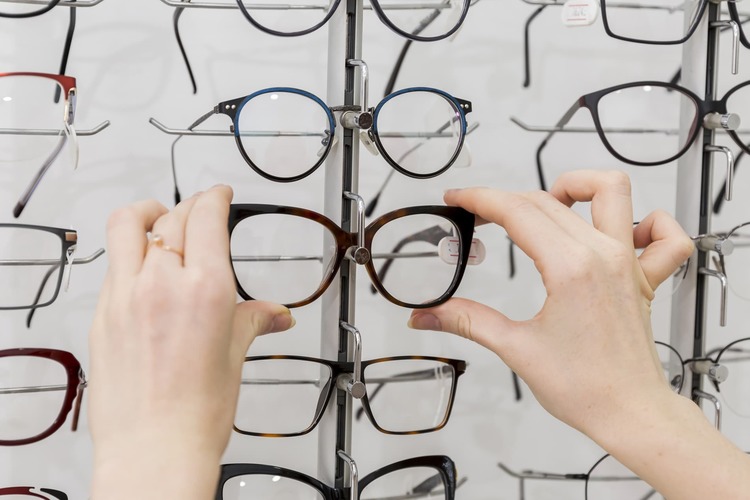 Slide 1 | Strzodowie Okulistyka